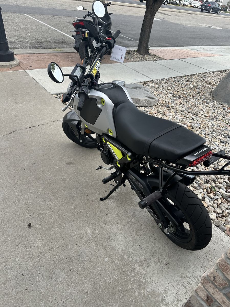 2023 Honda Grom 125cc Mini Motorcycle - Silver/Yellow, 1549 Miles