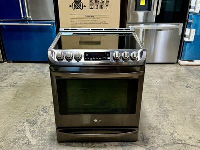 LIKE NEW LG BLACK STAINLESS RANGE