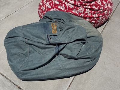 Free love sac bean bags huge! Clean