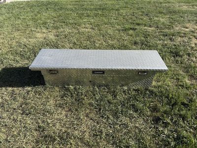 Truck bed tool box