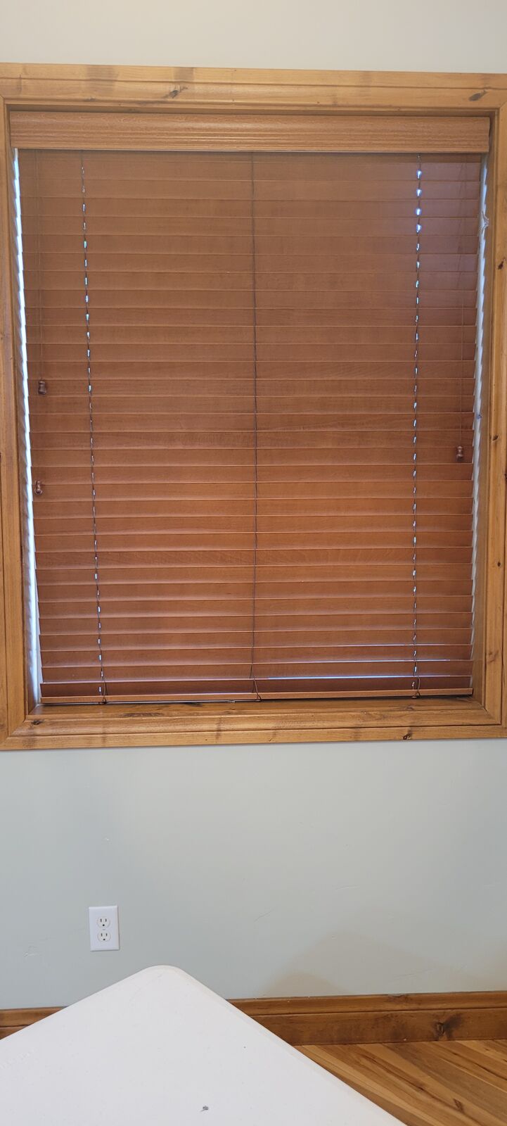 Wood blinds-sizes in description