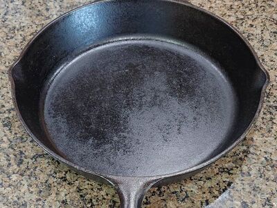 Lodge 10.25" Cast Iron Skillet