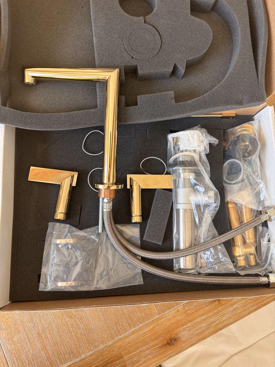 Kingston Brass French Gold bathroom Faucet