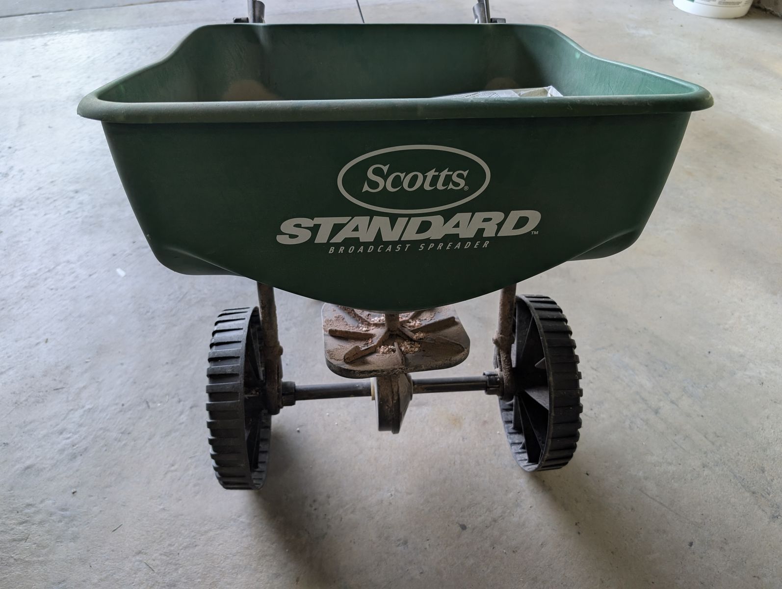 Scott's fertilizer spreader