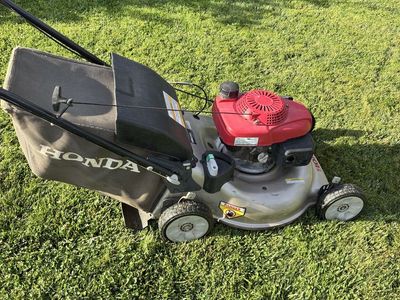Honda HRR216 mower.