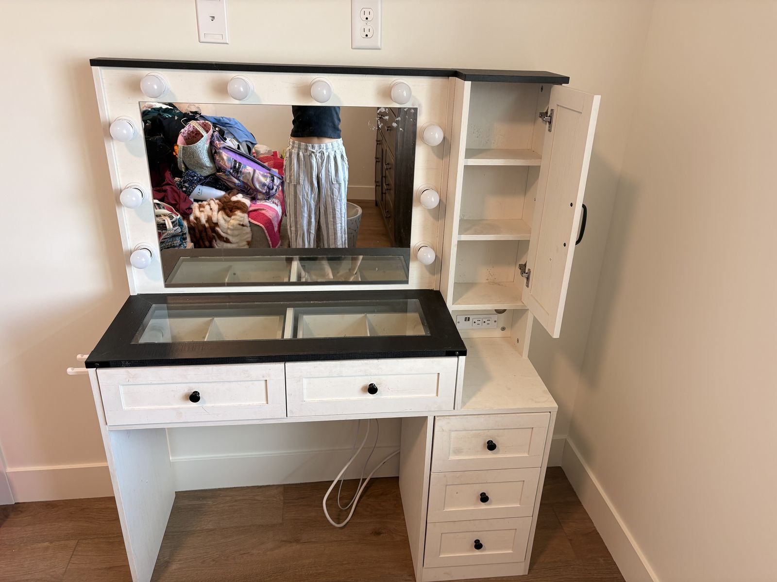 Vanity Desk