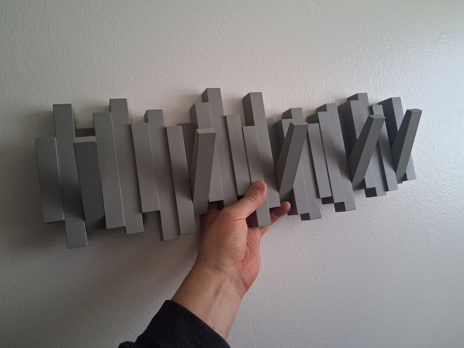 Fashion design wall mount clothes hanger rack