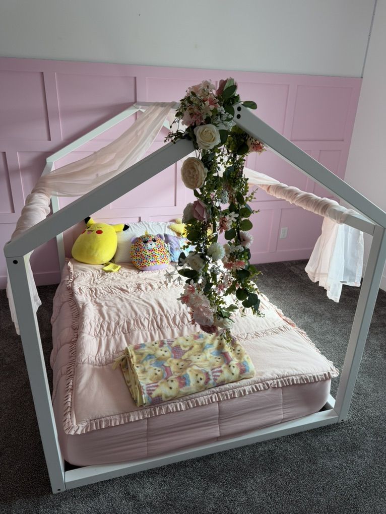 Full Size Bed Little Girl Frame, Mattress, Cover
