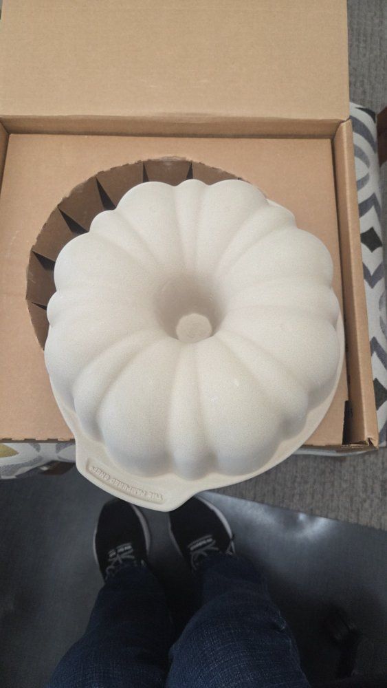 Pampered Chef Fluted Stone Pan