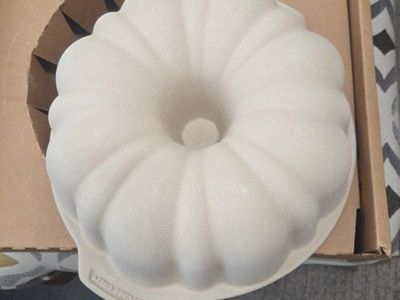 Pampered Chef Fluted Stone Pan