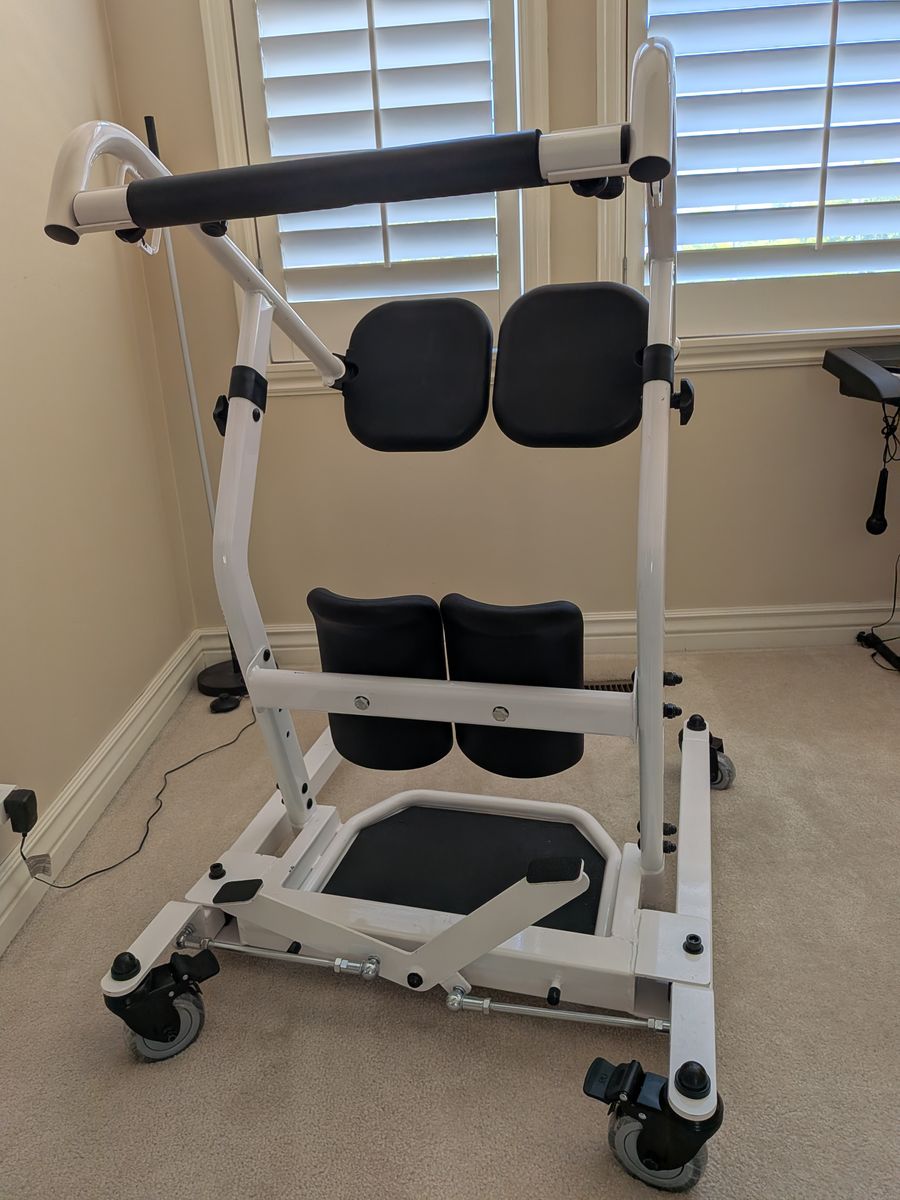 Sit to stand lift