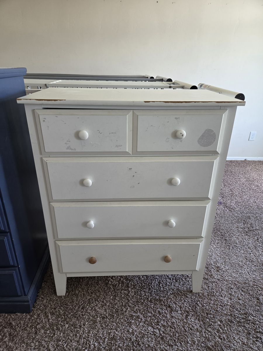 Dresser $20