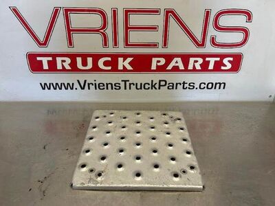 22-69180-000 FREIGHTLINER ALUMINUM DECK PLATE