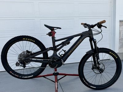 Specialized Levo Comp E-MTB, Maxxis Tires, 18 Charge Cycles, 341 Miles, Size Large