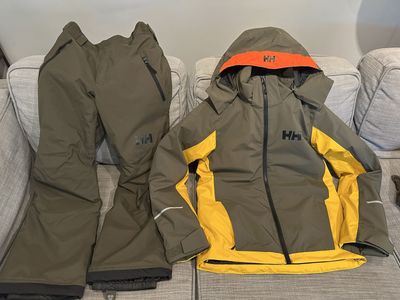 Helly Hansen - boys ski jacket and pants