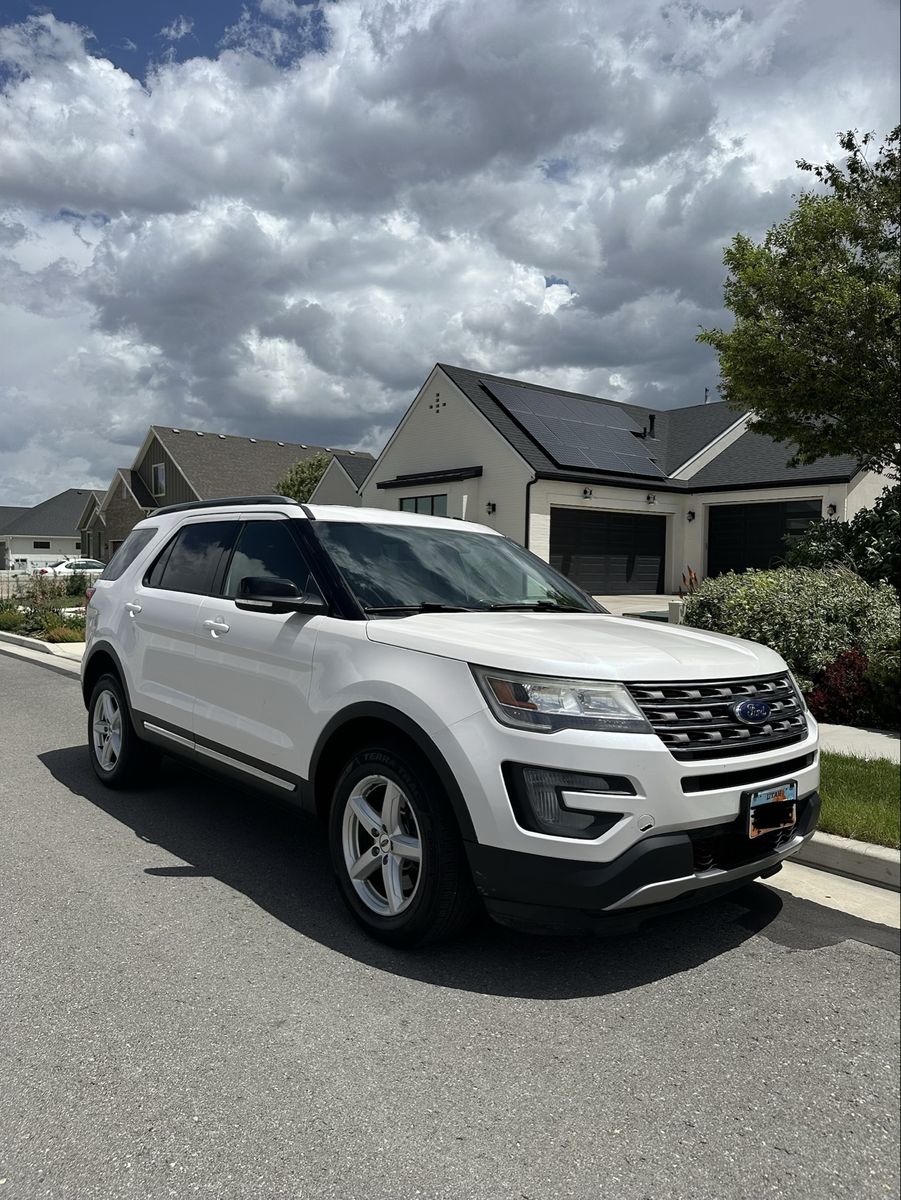 2017 Ford Explorer XLT Sport