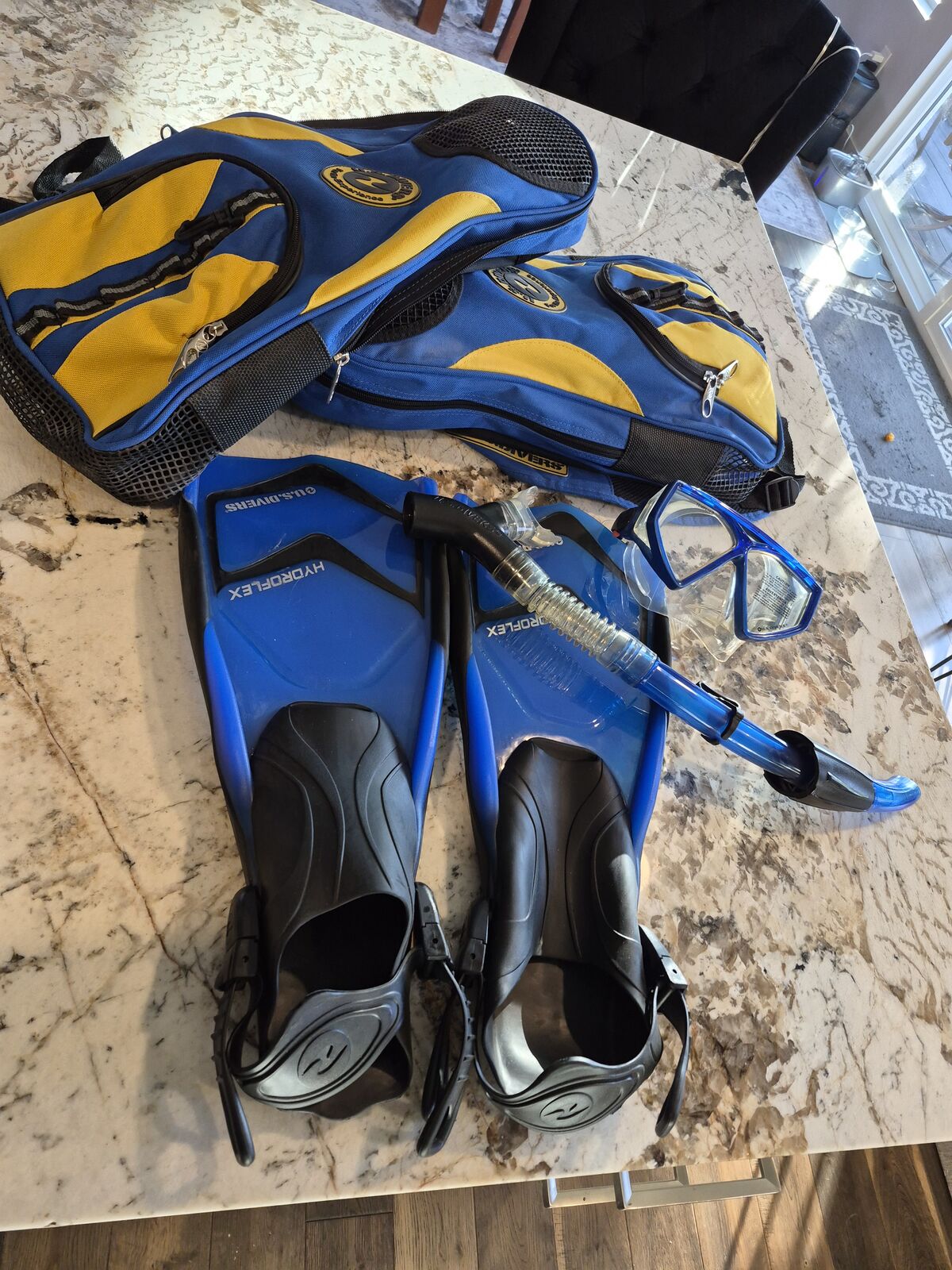 U.S. Divers Snorkel,Fins & Mask Set.
