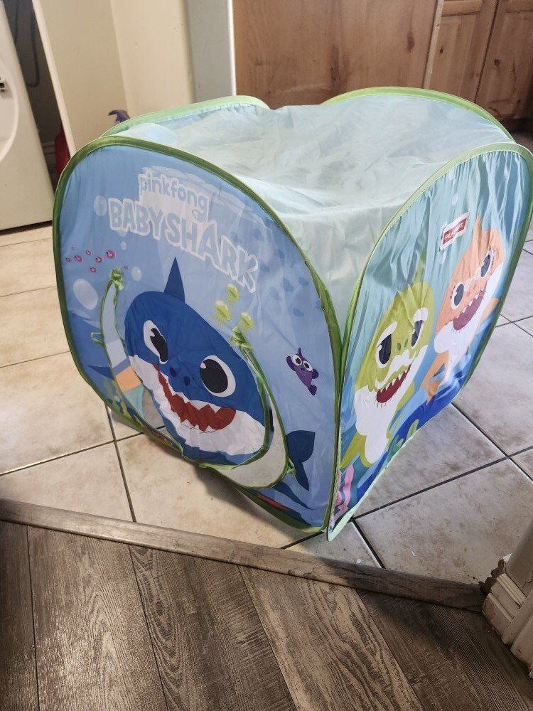 Baby Shark Pop-up Tent