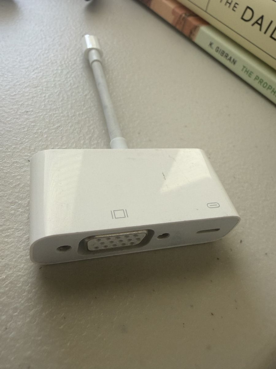 Lightning to VGA adapter