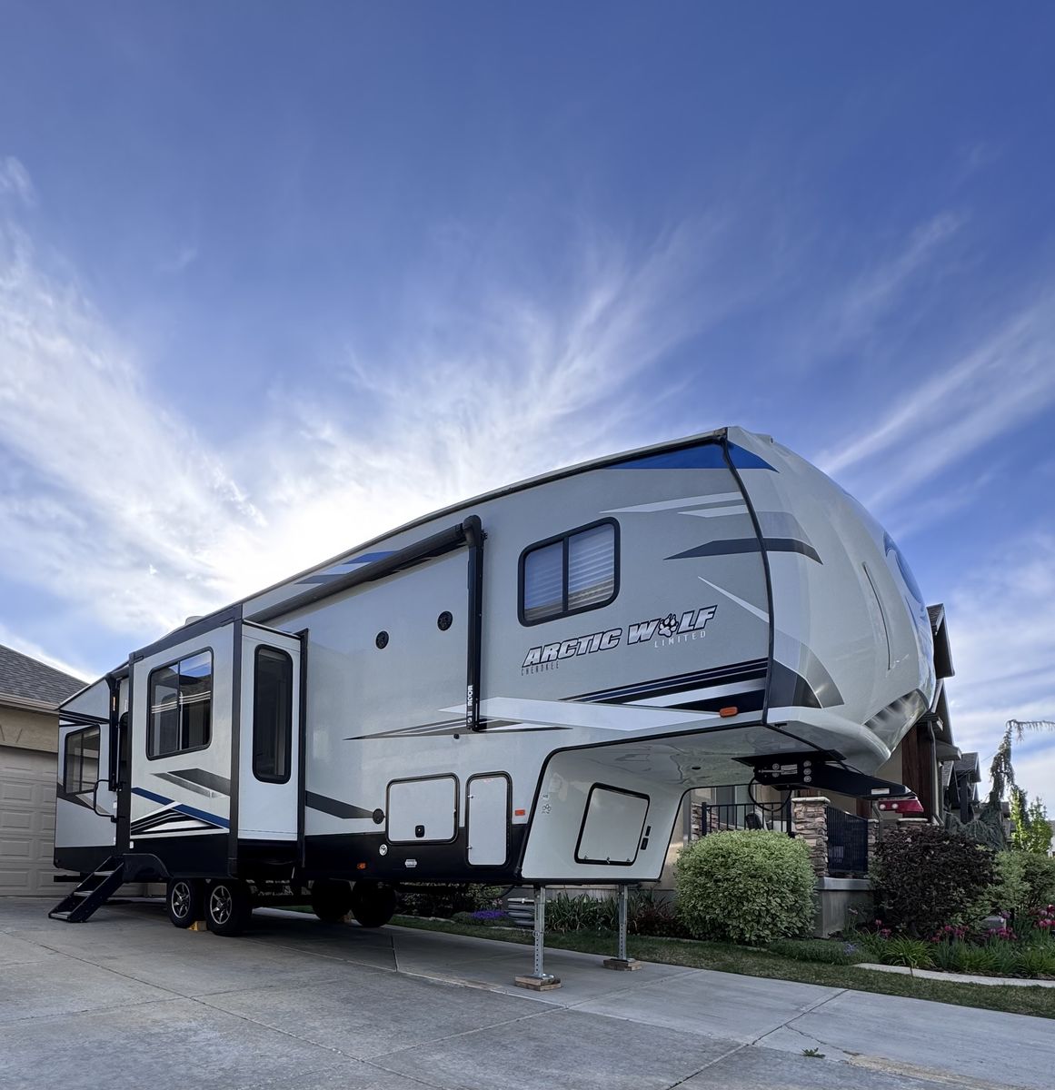 2020 Cherokee Arctic Wolf 311ML