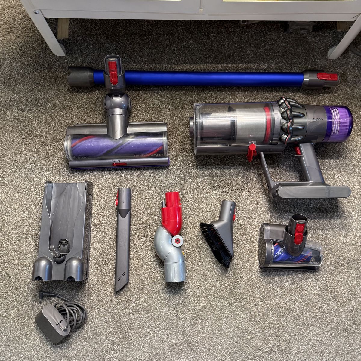 CLEAN Dyson v11 animal+ vacuum