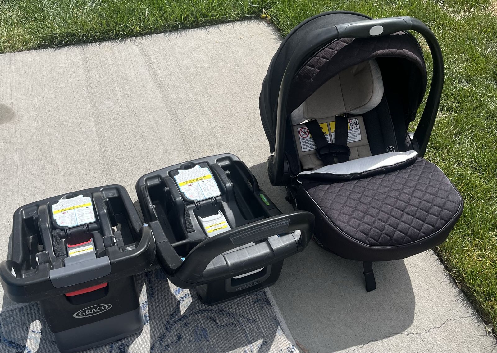 Graco Snugride 35 Elite car seat and 2 bases