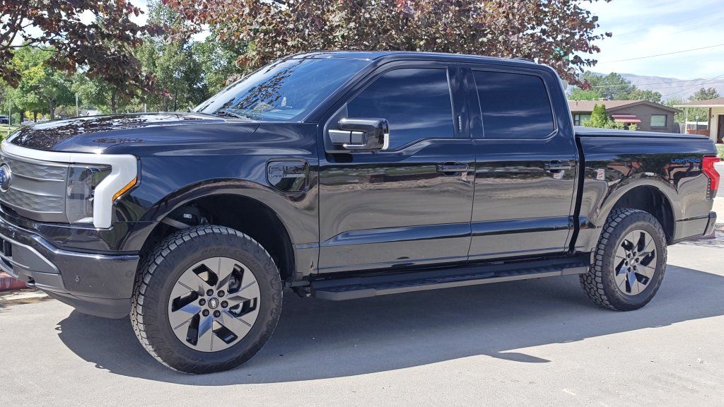 2023 Ford F-150 Lightning Lariat
