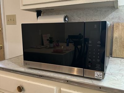 LG Countertop Microwave 0.9 cu. ft. 1000 Watts