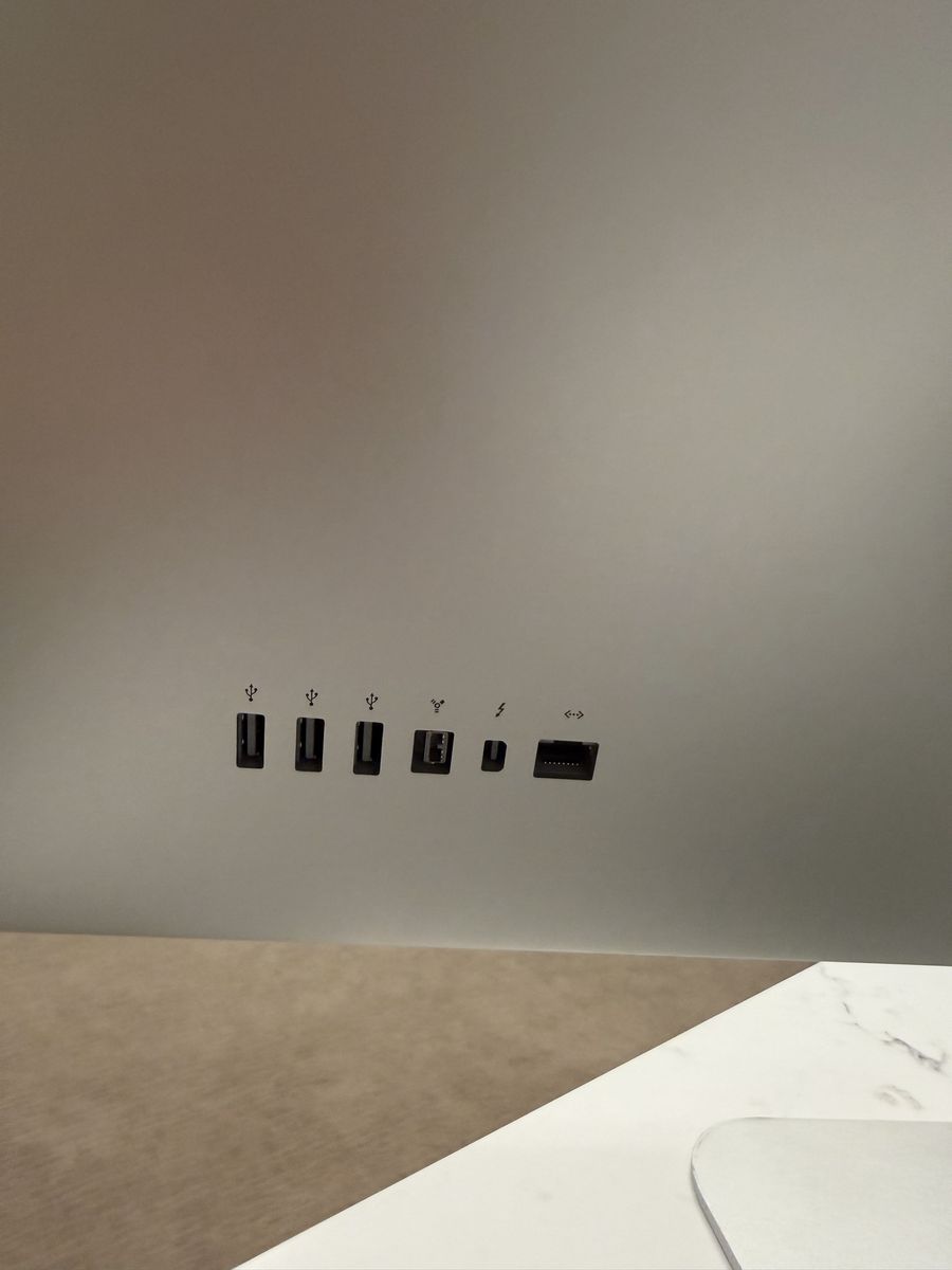 Main image 3