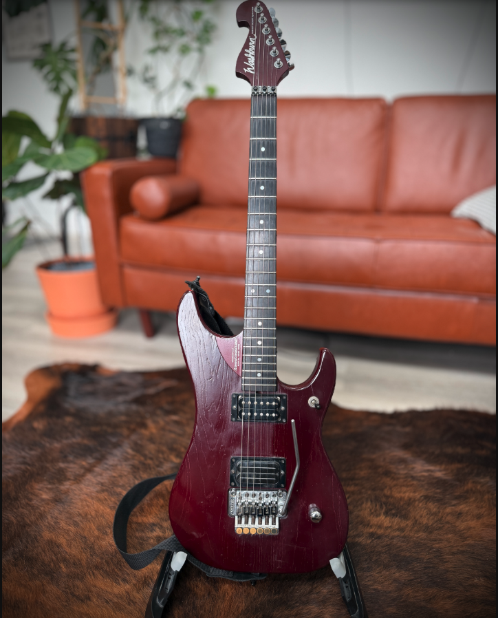 Washburn N4 Nuno Bettencourt signature model