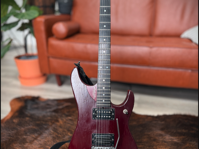 Washburn N4 Nuno Bettencourt signature model