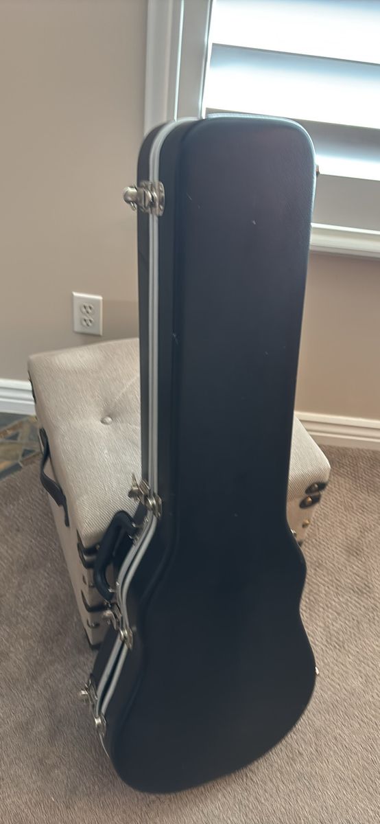 Hard Shell Guitar Case for Les Paul Style Guitar 