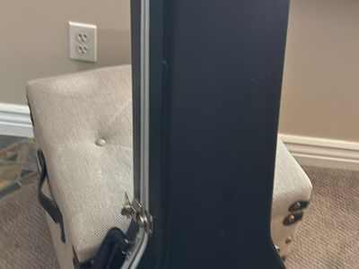 Hard Shell Guitar Case for Les Paul Style Guitar
