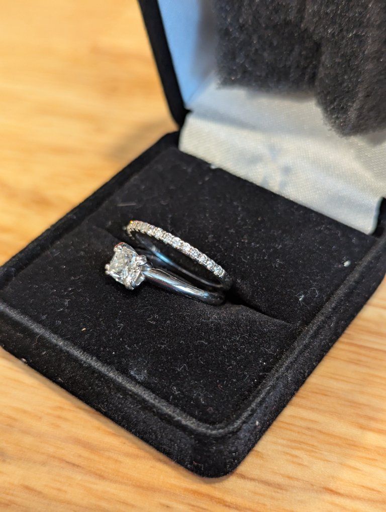 IGI Certified 0.71 Carat Cushion Brilliant Diamond Engagement Ring F Color VS1 Clarity with natural diamond Engagement Band