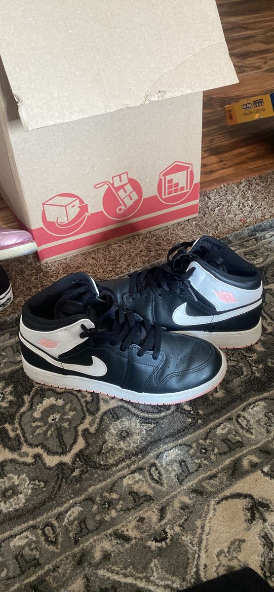 Like new Jordan’s size 7