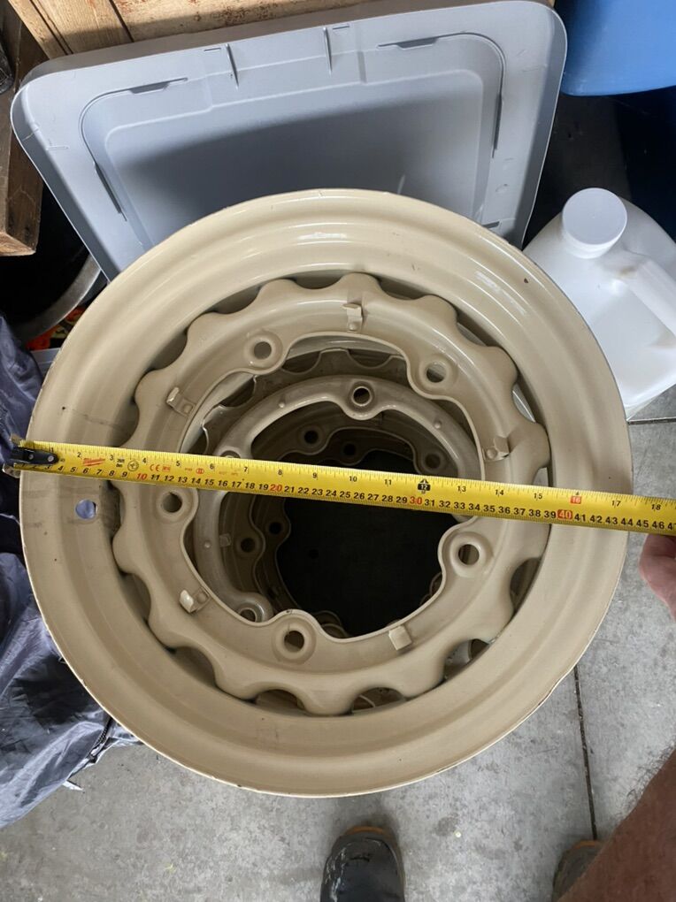 Vintage Ford Wide 5 wheels