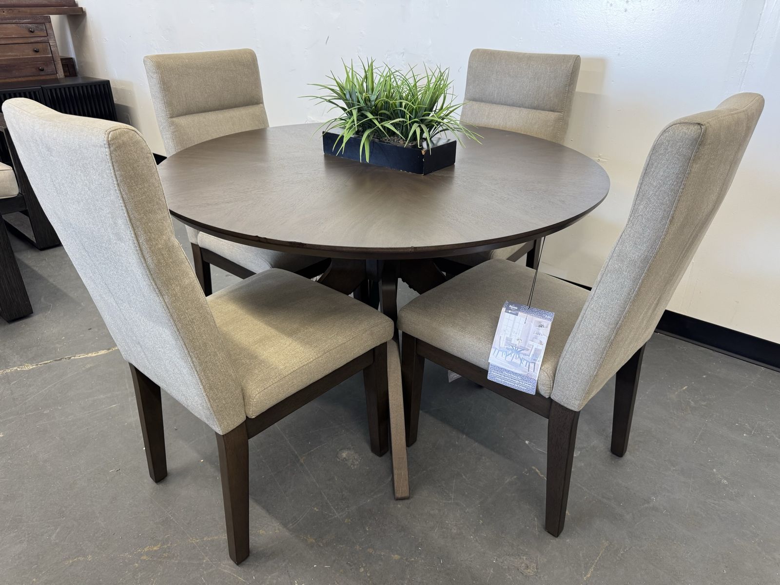 COSTCO ROUND 5-PIECE DINING TABLE SET