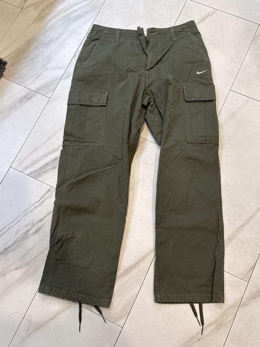 Nike size medium green cargo pants