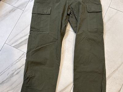 Nike size medium green cargo pants