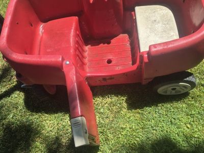 Step2 Red Plastic Wagon Kids Garden Outdoor Toy w/ Handle & Seats