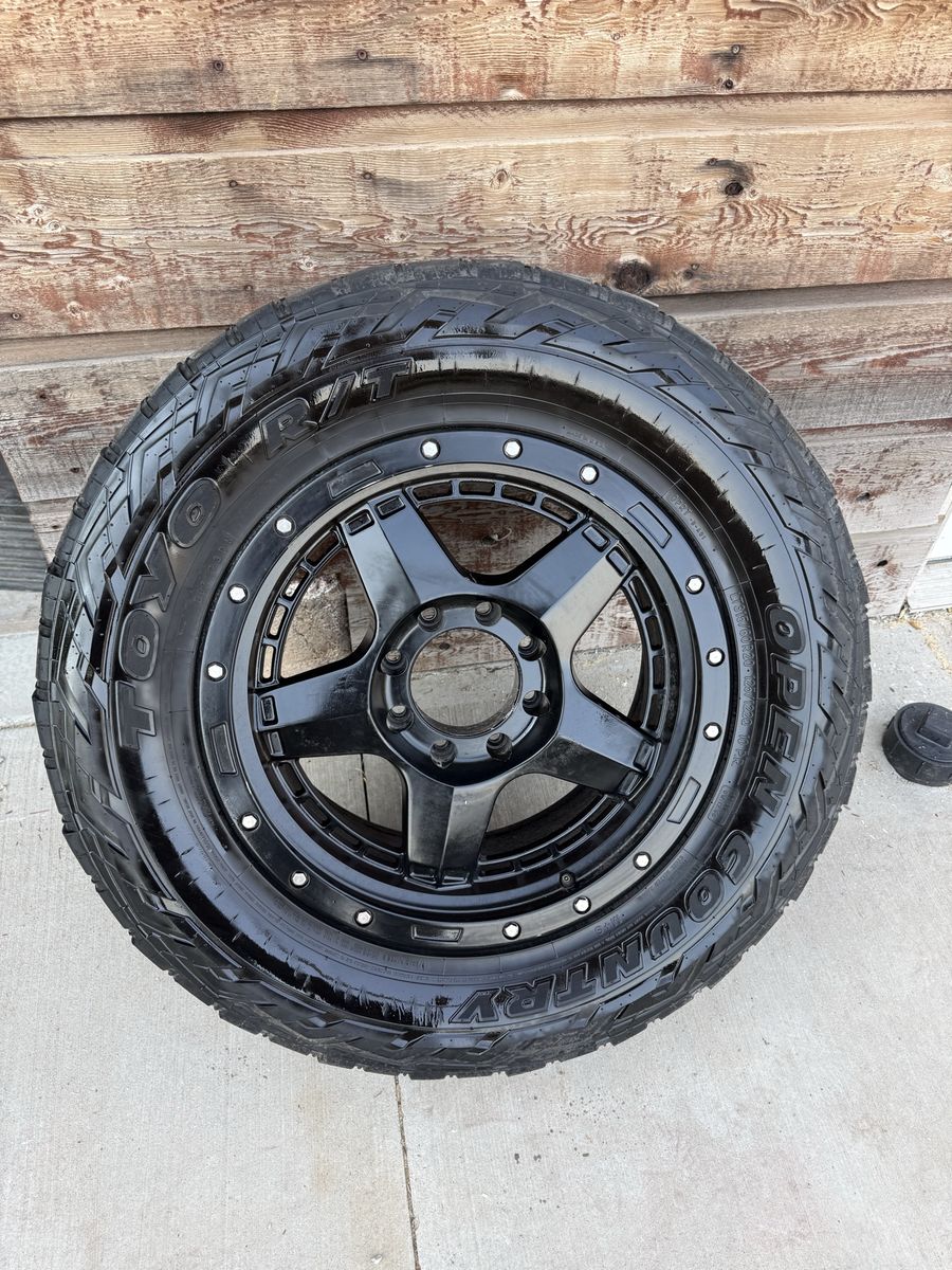 Toyo Open Country M/T 35x12.50R20 Black Wheels & Tires