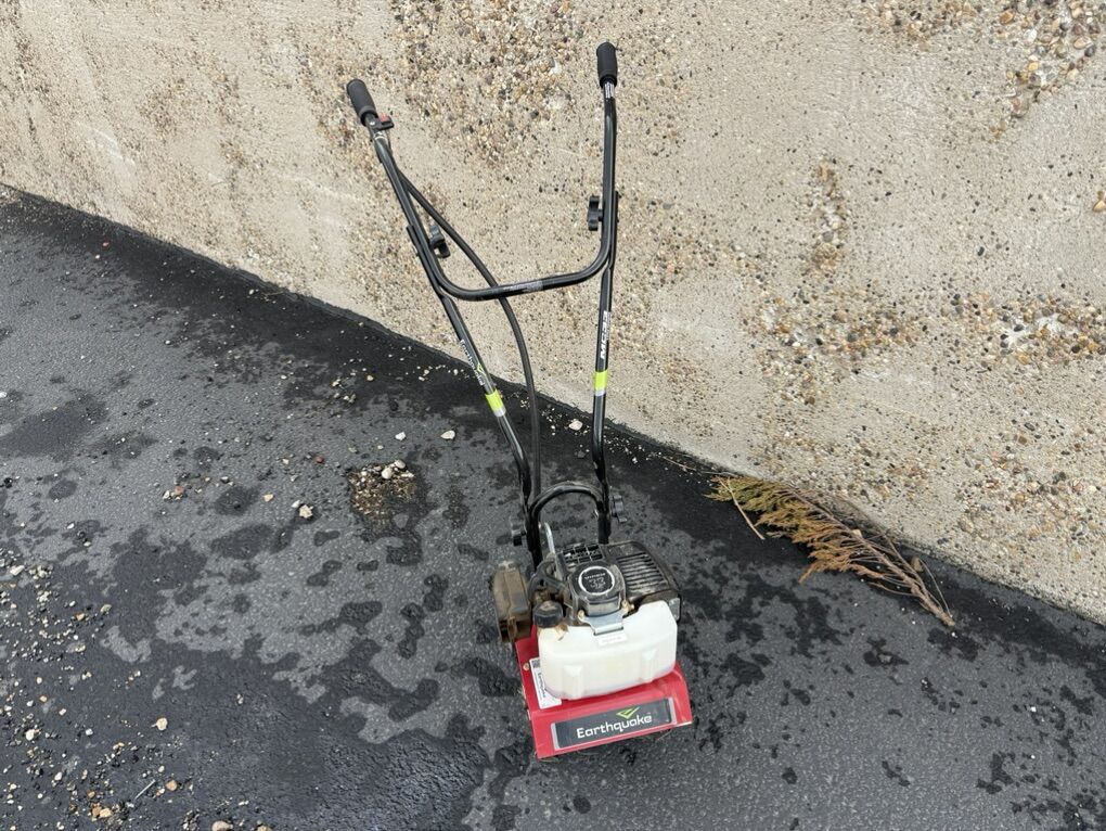 Earthquake Mc33 Tiller