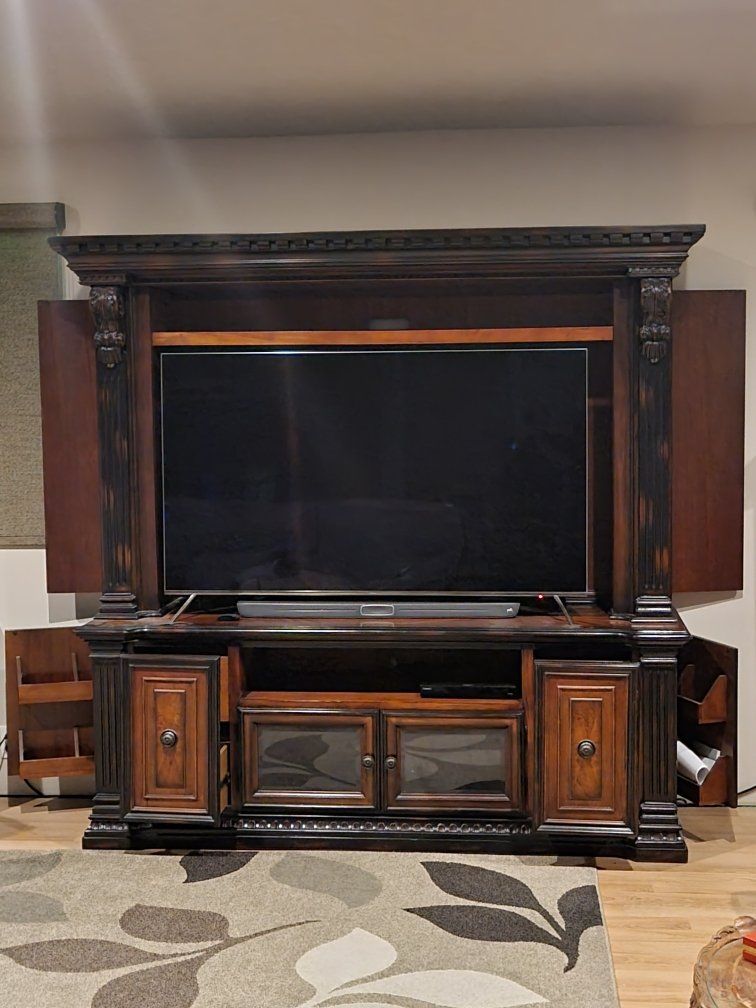 Entertainment center