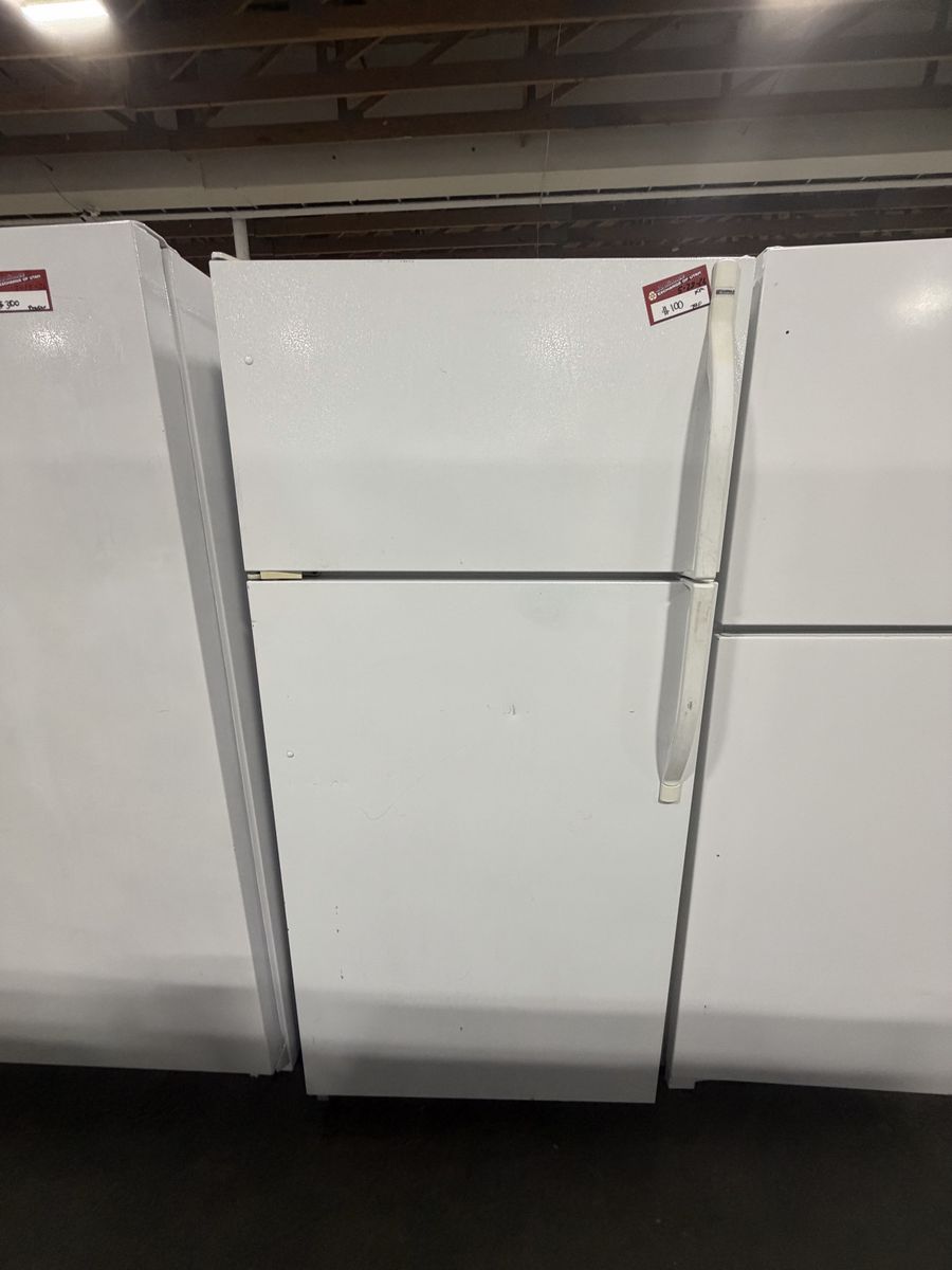 GOOD KENMORE TOP AND BOTTOM FRIDGE W-WARRANTY