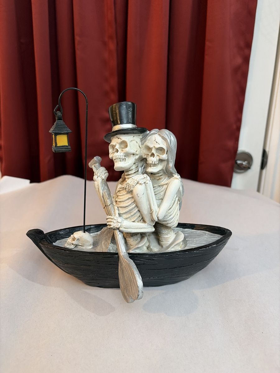 New Pair Of Skeletons In Boat