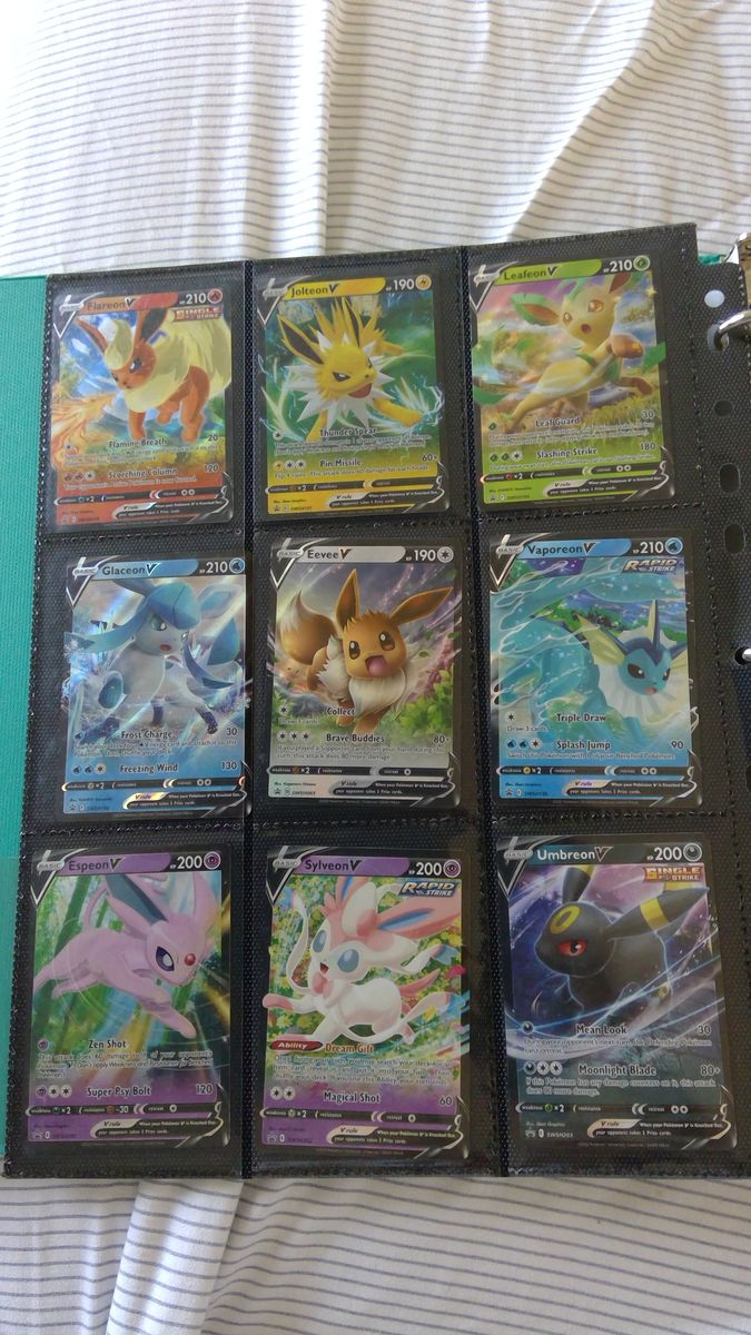 English Sword & Shield Black Star Promo Eeveelution V