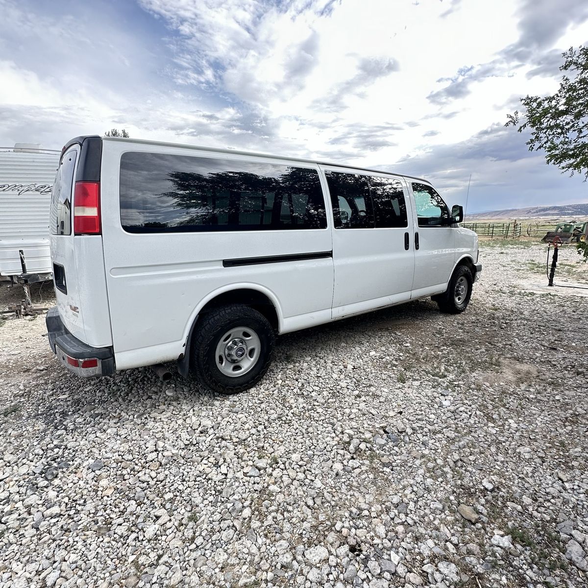 2009 GMC Savana 3500 cargo van