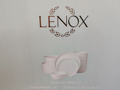 LENOX brand new!! still in box dinnerware set