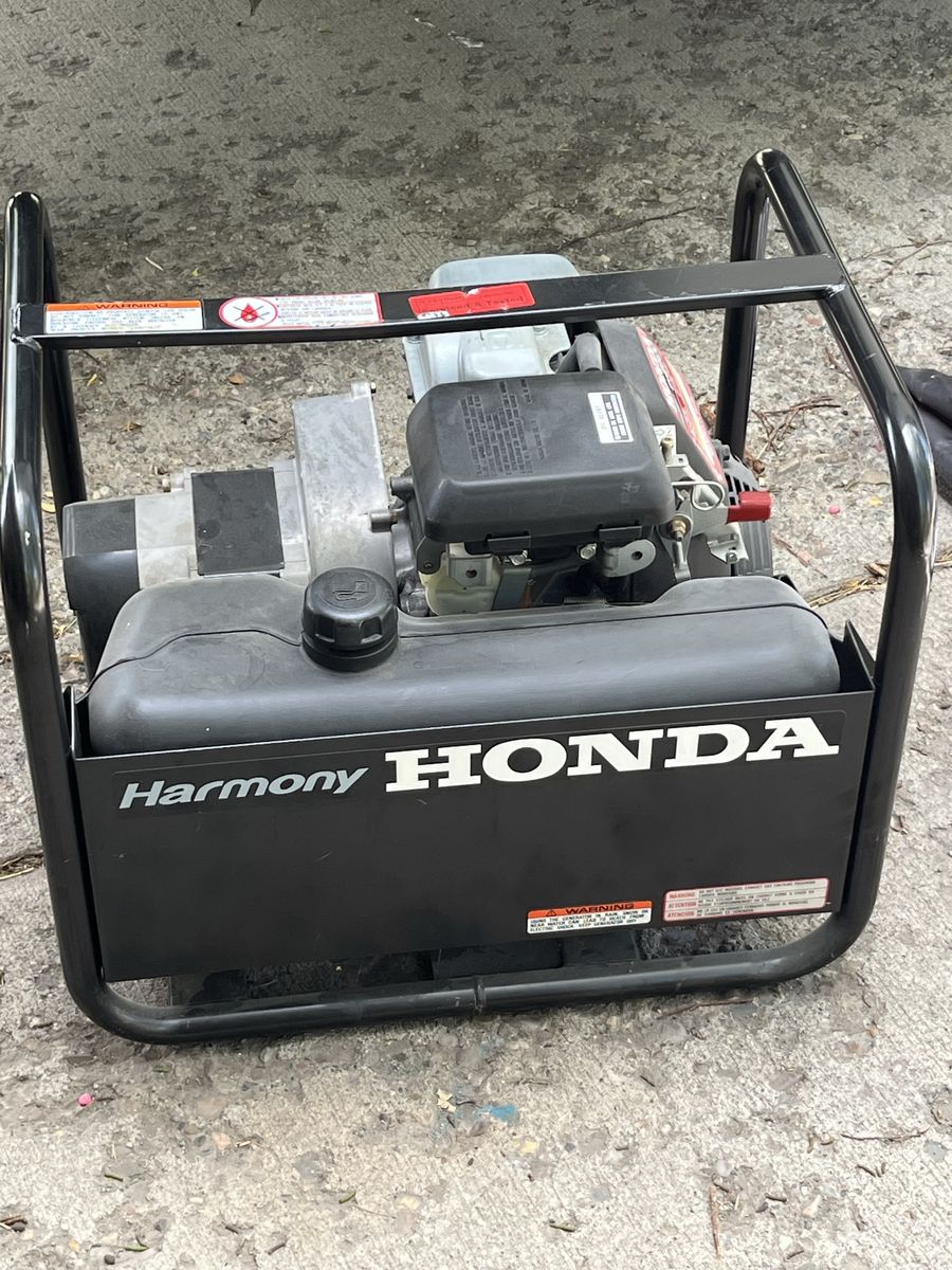 Honda Harmony EN2500 Portable AC Generator - Reliable Power Solution