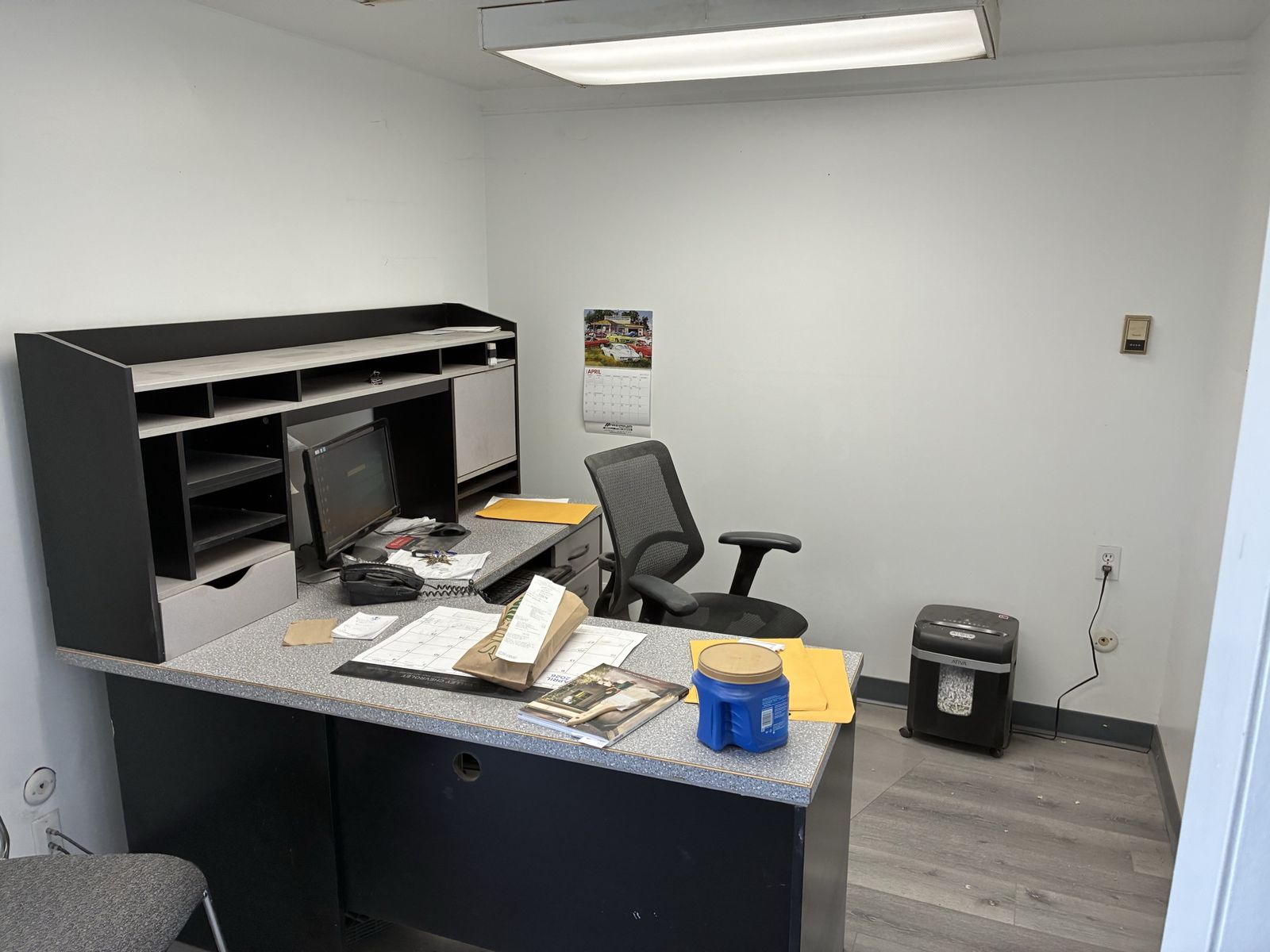 Main image 5